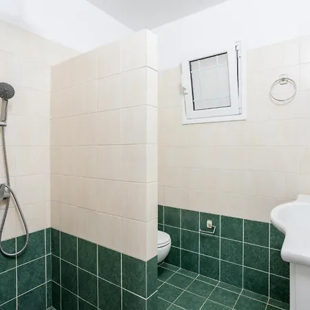 ヴィラ Kerkyroula Katávolos